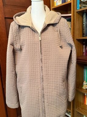 Outbrook Quilted Jacket Driftwood Women's Size L (12/14) Full Zip Closure Hood